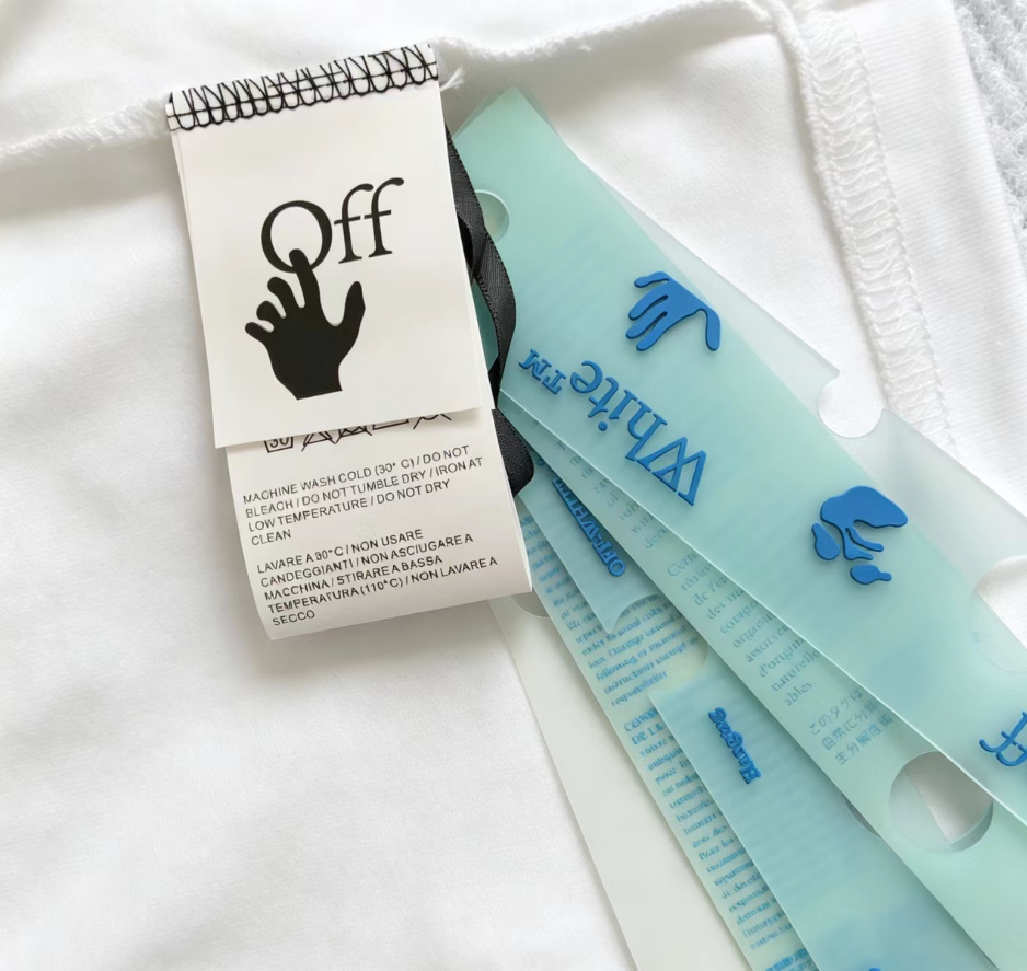 OFF-WHITE  T-Shirt