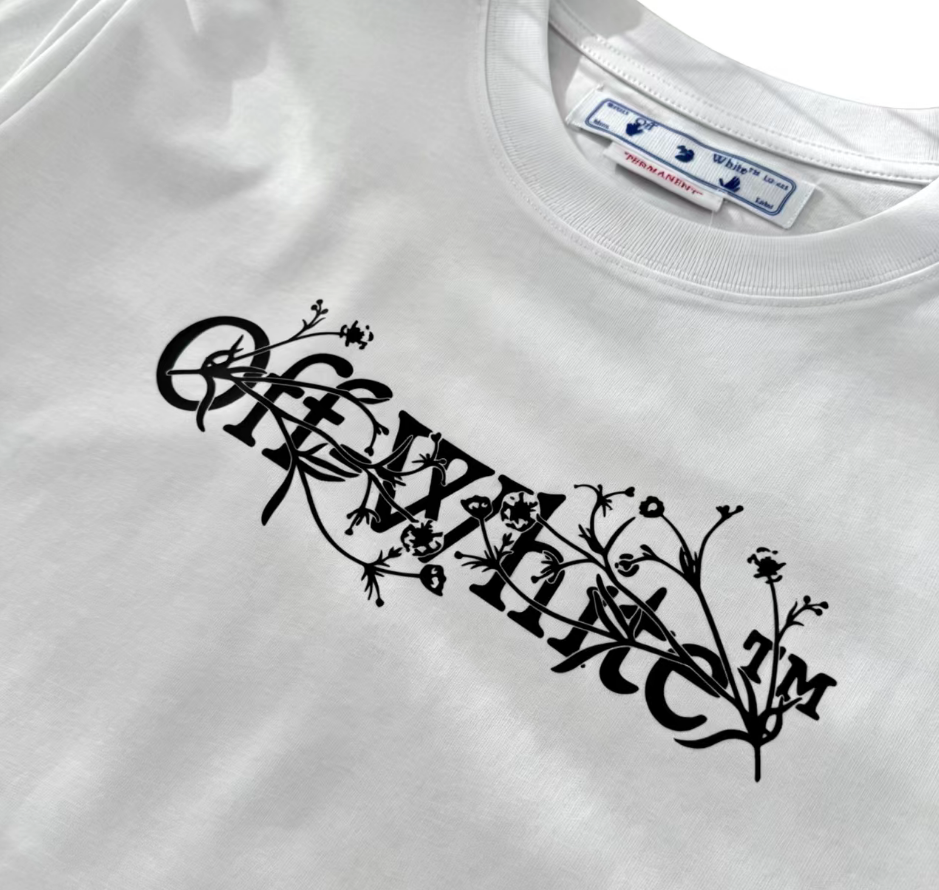 OFF-WHITE  T-Shirt