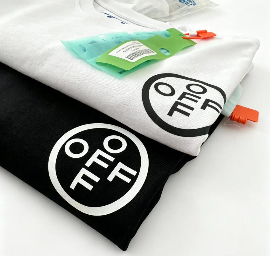 OFF-WHITE  T-Shirt