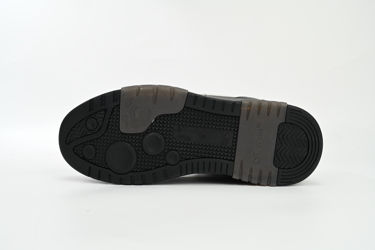 OFF-WHITE Out Of Black Skin And White Tail